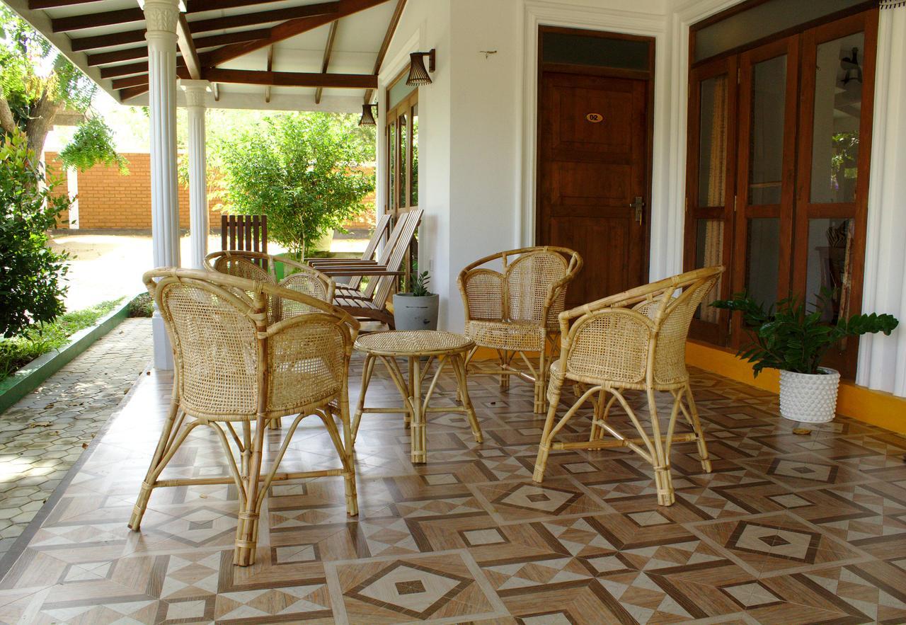 Naturehawks Safari Villa Tissamaharama Exterior foto
